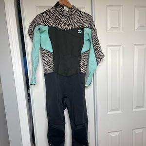 Billabong Synergy Size 12 Wetsuit